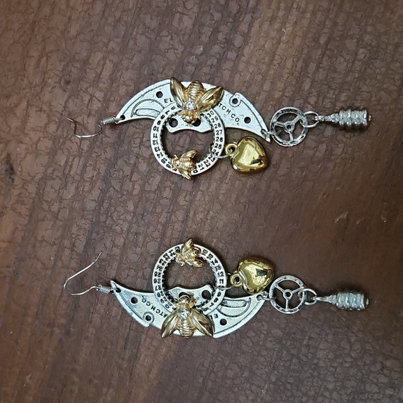 Steampunk/Bee earrings - Picture 1 of 3